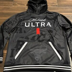 Chicago Bulls x Michelob Ultra Pullover Hoodie Sweatshirt Adult‎ Size Large